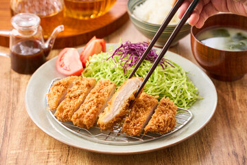 ロースとんかつ定食