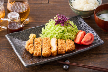 ロースとんかつ定食