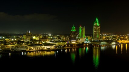 Obraz premium Downtown Mobile, Alabama at night