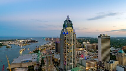 Fototapeta premium Downtown Mobile, Alabama at sunset