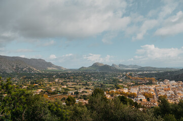 Naklejka premium Panoramic view over Pollença from Mirador des Calvari, Mallorca