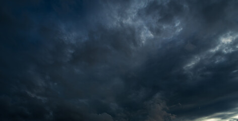 Obraz premium Cloud storm sky dark rain lightning thunder stormy typhoon nature light scene rainy atmosphere damage effect carbon dioxide dust air pollution 2.5 Pm, texture nature windstorm weather skyscape.