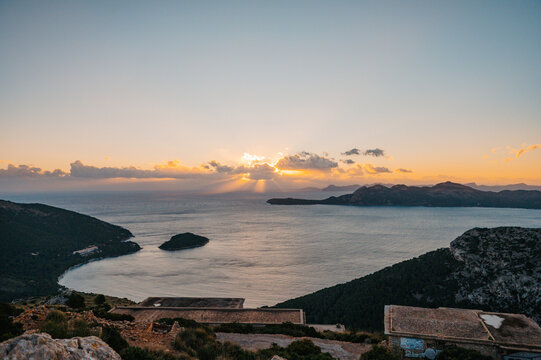 Sunrise over Bay of Alc&uacute;dia from Talaia d&rsquo;Albercutx, Mallorca