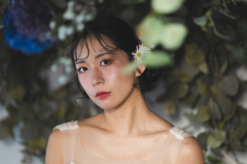 ウェディングドレスを着た花嫁