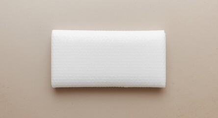 Obraz premium White bubble cushioning wrap displaying subtle panel texture background