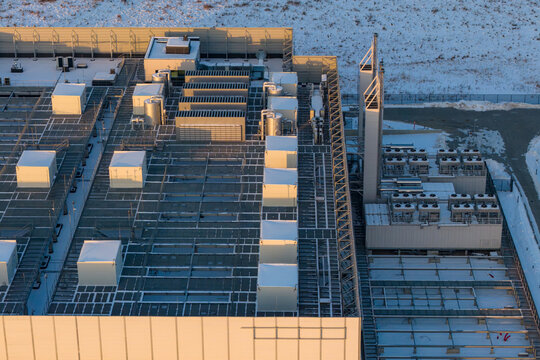 Data center rooftop showing hvac infrastructure, essential for maintaining optimal server temperatures and performance, Warszawa, Wojewodztwo mazowieckie, Poland.