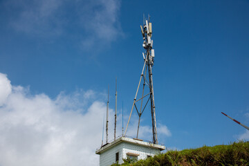 Signal transmission tower