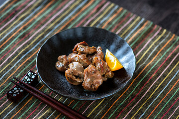 皿に盛った砂ズリ