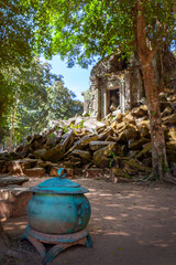 Fototapeta premium Prasat Beng Mealea, khmer temple ruins in the jungle, Angkor, Cambodia