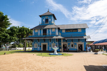 Fototapeta premium 6.12.2025 Matara, Sri Lanka. Temple in Dondra, Sri Lanka. Famous blue religious landmark and Buddhist shrine on the southern coast near Matara.