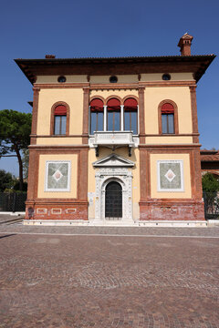  Villino Canonica - Built in 1911 by the Pietro Canonica, currently the seat of The Institute of Marine Sciences of the National Research Council of Italy.