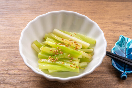 ブロッコリーの茎きんぴら