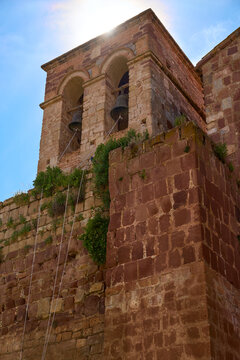 The Temple of Santa B&aacute;rbara stands on the southern side of Santa B&aacute;rbara Square in the city of Ilave, El Collao Province, in the Puno region. This mestizo-style church, built entirely of stone, has a 