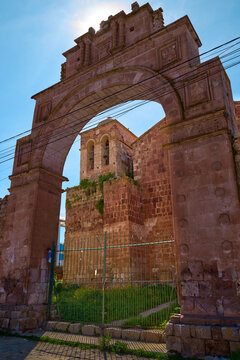 The Temple of Santa B&aacute;rbara stands on the southern side of Santa B&aacute;rbara Square in the city of Ilave, El Collao Province, in the Puno region. This mestizo-style church, built entirely of stone, has a 