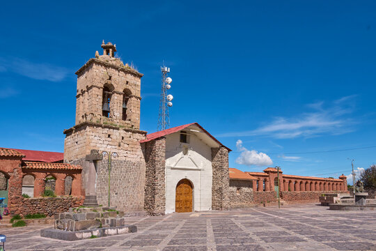 the Temple of Santo Domingo, was built around 1581, making it one of the oldest churches in the Peruvian Altiplano. 
