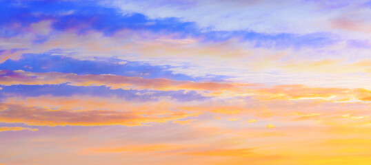 Fototapeta premium パステル調の朝焼け空