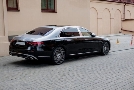  Luxury Mercedes-Maybach S 680