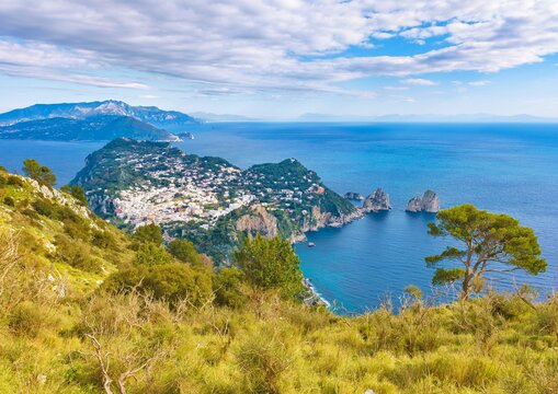 Isola di Capri (Campania, Italy) - The beautiful Capri island in the Naples gulf with awesome natural attractions. Here in particular with a typical landmark.