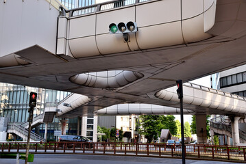 銀座昭和通り歩道橋下の景色
