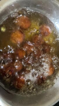gulab jamun in hot oil