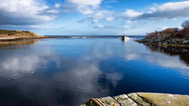 Lobster boat returning to Brora harbour