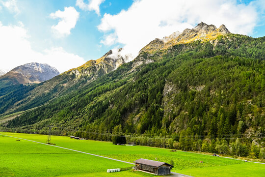 L&auml;ngenfeld, &Ouml;tztal, &Ouml;tztaler Ache, Fluss, Uferweg, Granatenkogel, Wanderweg, Tal, Tirol, Berge, Wald, Landwirtschaft, S&ouml;lden, Herbst, Sp&auml;tsommer, &Ouml;sterreich