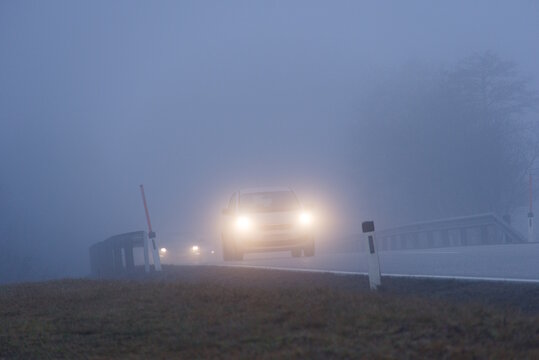 Sicherheitsabstand bei Nebel im Strassenverkehr