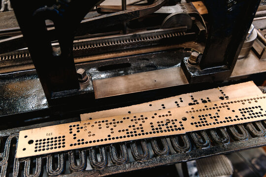 Cartes perfor&eacute;es pour machines industrielles