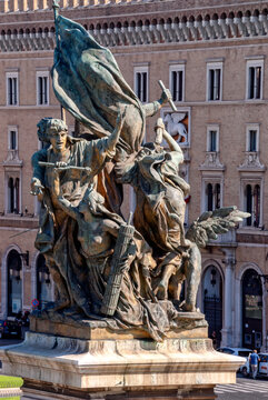 Monumento Nacional a V&iacute;ctor Manuel II (Vittoriano) o Altar de la Patria y Plaza Venecia en Roma, Italia. Arquitectura y monumentos de Roma. Paisaje urbano de Roma.