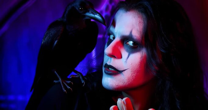 mujer, moda, beldad, modelaje, negro, se&ntilde;ora, cara, moreno, persona, halloween, vampiro, rojo, glamour, cabello, gente, g&oacute;tica, arte, noche, maquillaje, falda, estilo, carroceria, antifaz, estudio, se