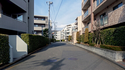 マンションが立ち並ぶ住宅街