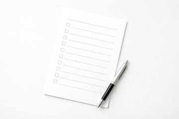 Naklejka premium Checklist paper and pen