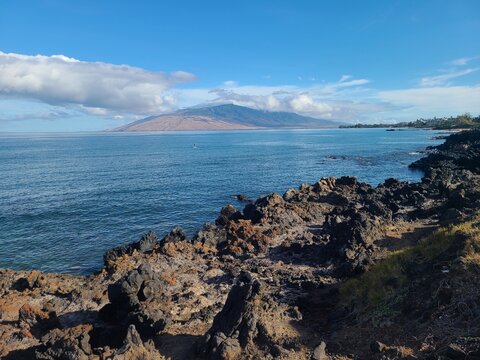 West Maui mountains from the Kamaole Beach in Hawaii