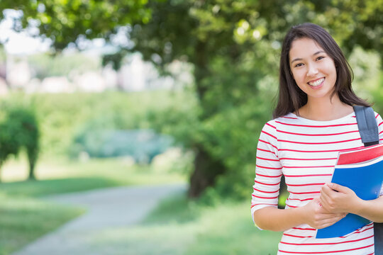Two players analyzing BNE in static game with payoff matrix, Player1 two types, Player2 mixing