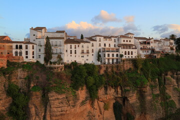 Obraz premium White Cliffside Houses and Balconies in Ronda