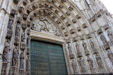 Obraz premium Cathedral Gate Architectural Detail August 2024 Historic entrance