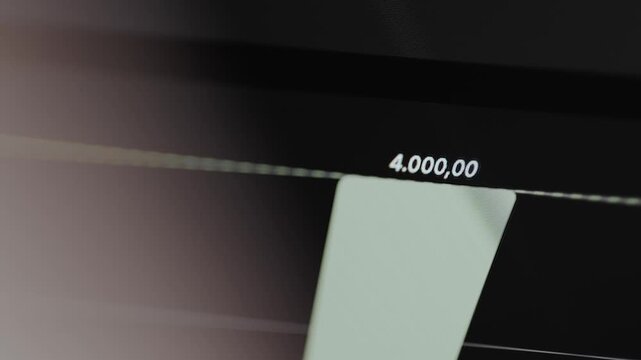 Column within a chart with an attributed numerical value of 4K