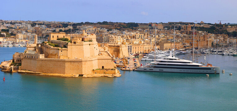 BIRGU VALLETTA MALTA: Fort St Angelo, Birgu (Maltese: Forti Sant'Anglu or Fortizza Sant'Anglu) is a bastioned fort in Birgu, Malta, located at the centre of the Grand Harbour.