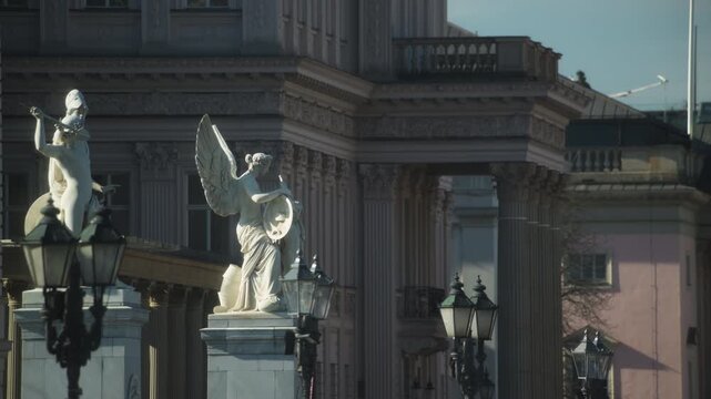 statues Unter den Linden Staatsoper Berlin 4K