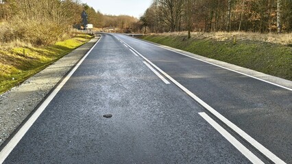 Droga w słoneczny dzień 