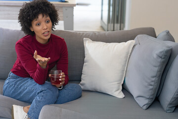 Pancreas lying across upper abdomen on axial CT, showing stomach spleen vertebra splenic vessels