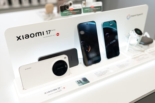 Xiaomi 17 Ultra Smartphone with Leica Quad Camera. the pinnacle of mobile photography innovation and professional optical technology in 2026.