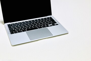 ノートパソコン　デジタルデバイス　コピースペース