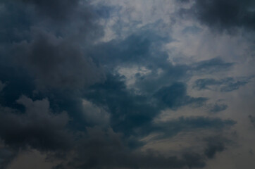 Obraz premium Cloud storm sky dark rain lightning thunder stormy typhoon nature light scene rainy atmosphere damage effect carbon dioxide dust air pollution 2.5 Pm, texture nature windstorm weather skyscape.