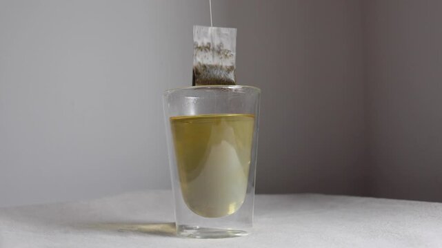Video od tea being made.