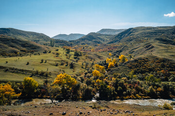 Landscapes and hills and valleys of the Kura river valley near Khertvisi, south of Georgia, in fall © Pernelle Voyage