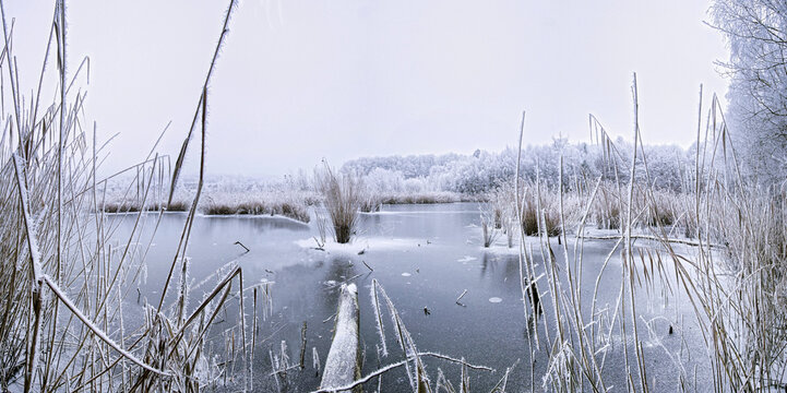 Absinkweiher bei P&uuml;ttlingen Ritterstra&szlig;e am Neujahrstag 2017 w&auml;hrend eines heftigen K&auml;lteeinbruchs 