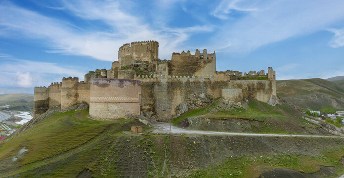 Hosap Castle (Turkish: Hosap Kalesi) in Van, Turkey. Hosab Castle is a large medieval castle.