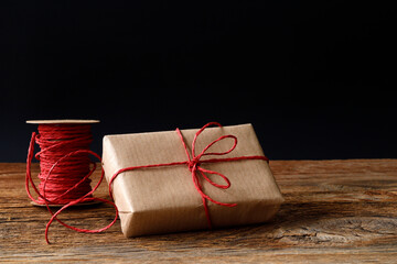 Geschenk mit Kordel