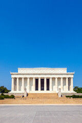 Fototapeta premium people visit Lincoln Memorial in Washington